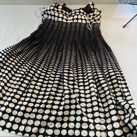 Calvin Klein Geometric Circle Print Black & White Dress Size 4 - Picture 6 of 16